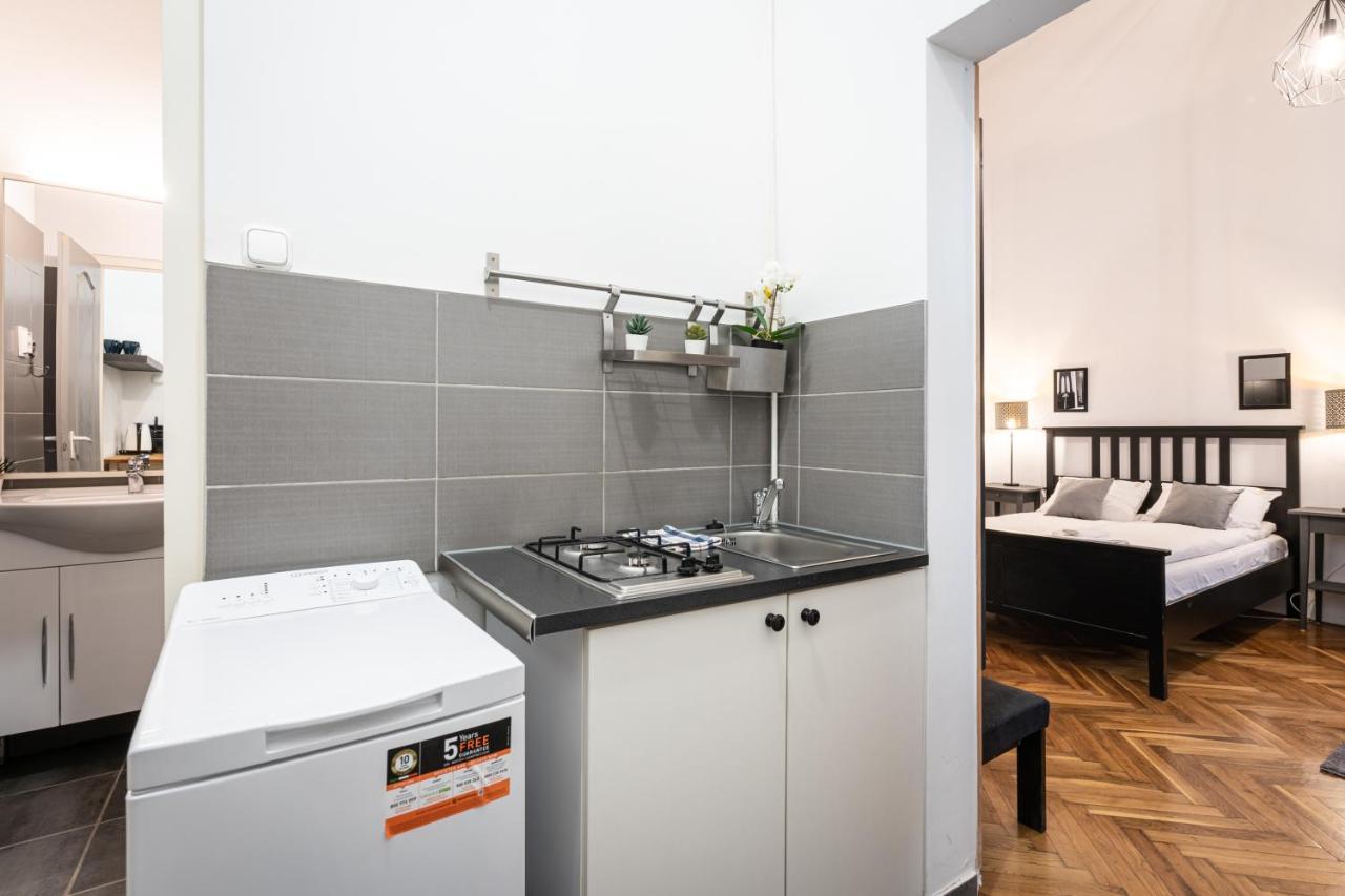 B8 - Grand Boulevard Cozy Apartment - Best Location By Bqa Будапеща Екстериор снимка