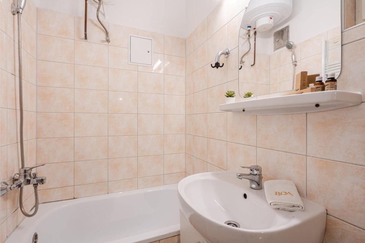 B8 - Grand Boulevard Cozy Apartment - Best Location By Bqa Будапеща Екстериор снимка