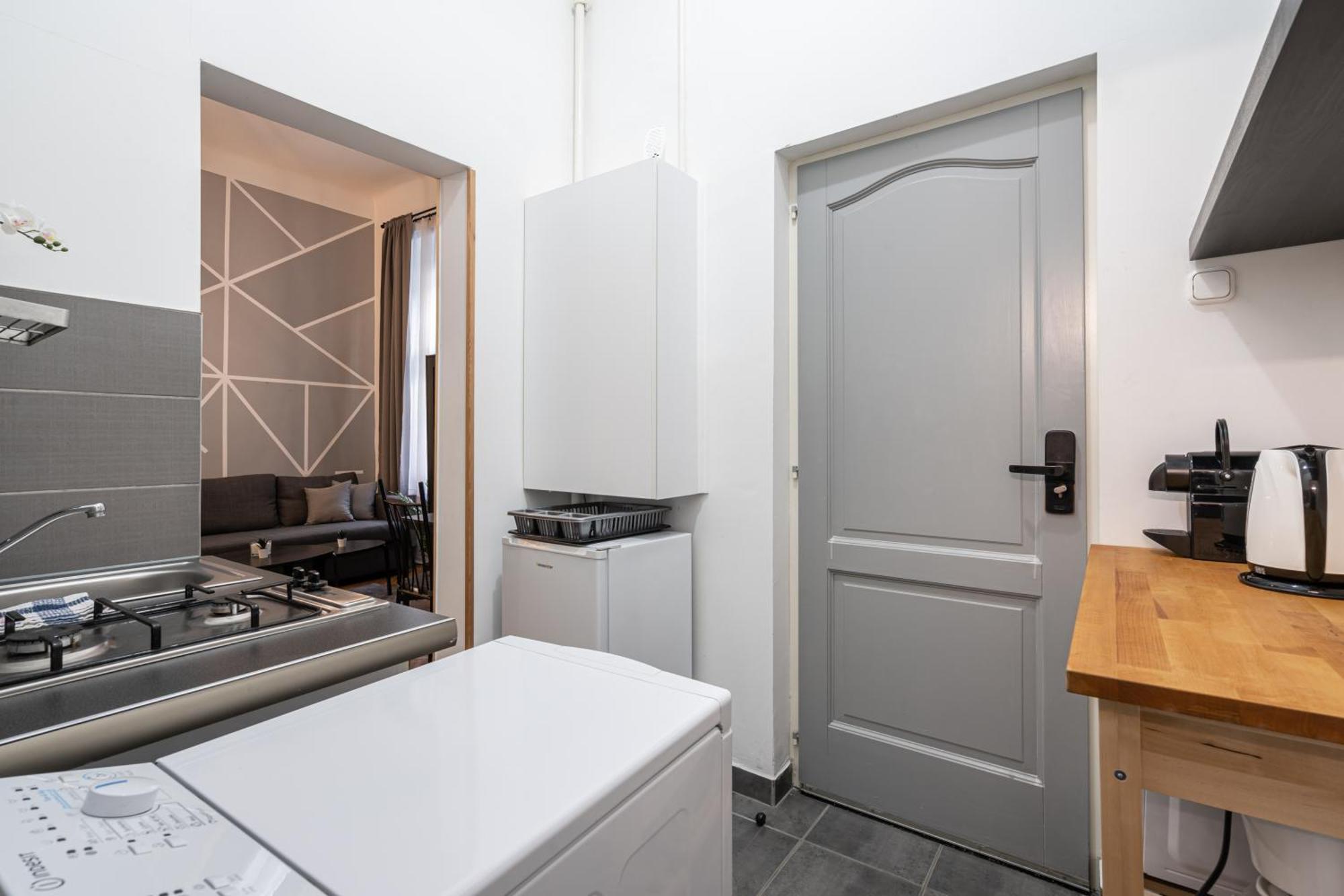 B8 - Grand Boulevard Cozy Apartment - Best Location By Bqa Будапеща Стая снимка