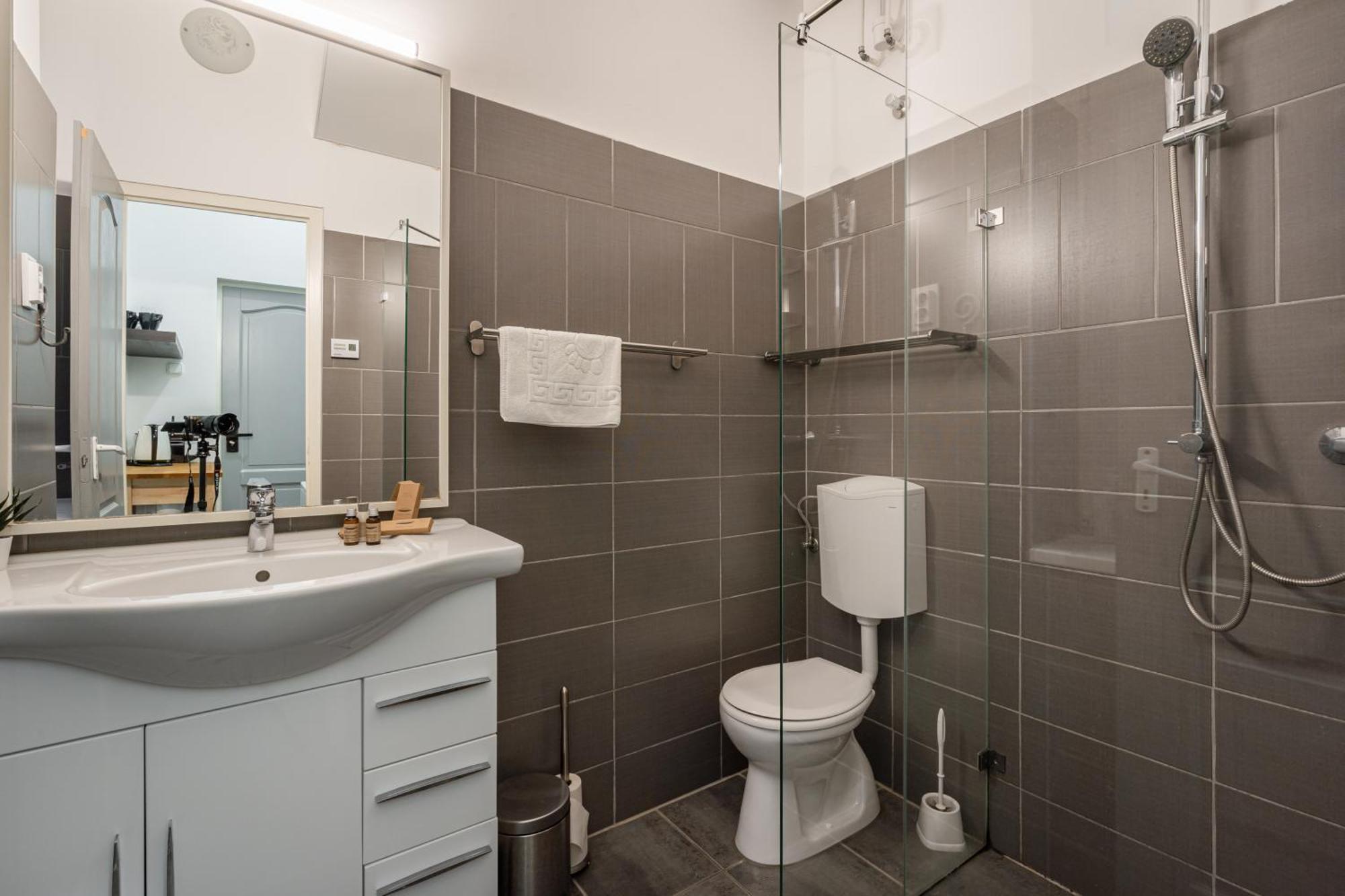 B8 - Grand Boulevard Cozy Apartment - Best Location By Bqa Будапеща Стая снимка